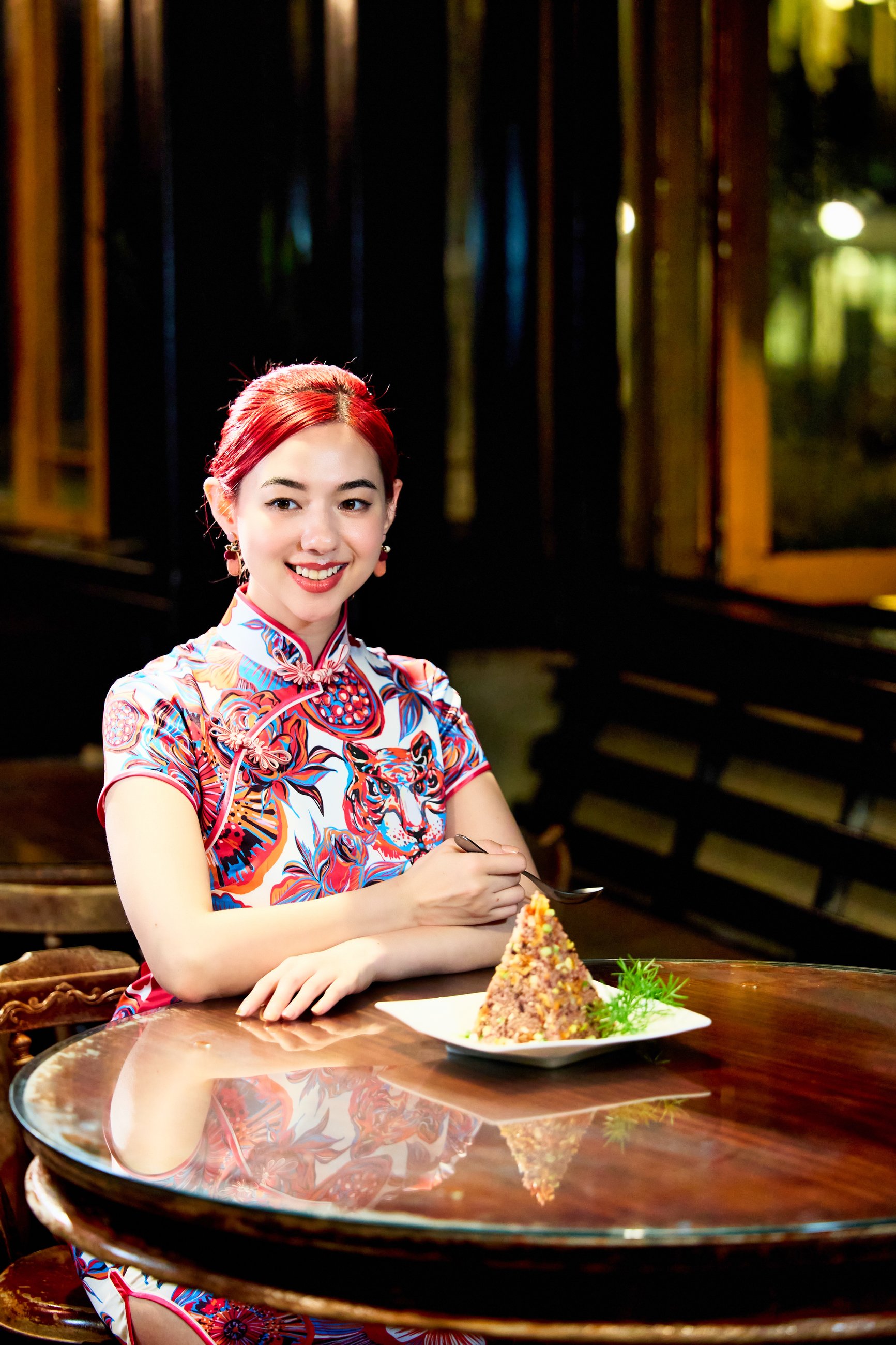 九份-芋仔蕃薯茶坊-旗袍旅拍_嫣然一笑